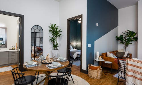 Modern apartment interior featured in virtual tours at The Keswick apartments in Chamblee, Georgia
